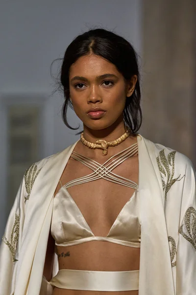 Look 143